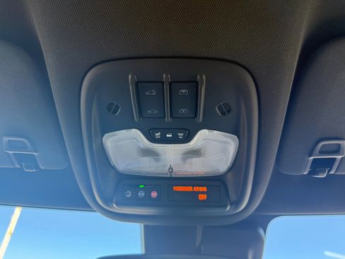 Used 2025 Chevrolet TrailBlazer ACTIV w/ Convenience Package image 41