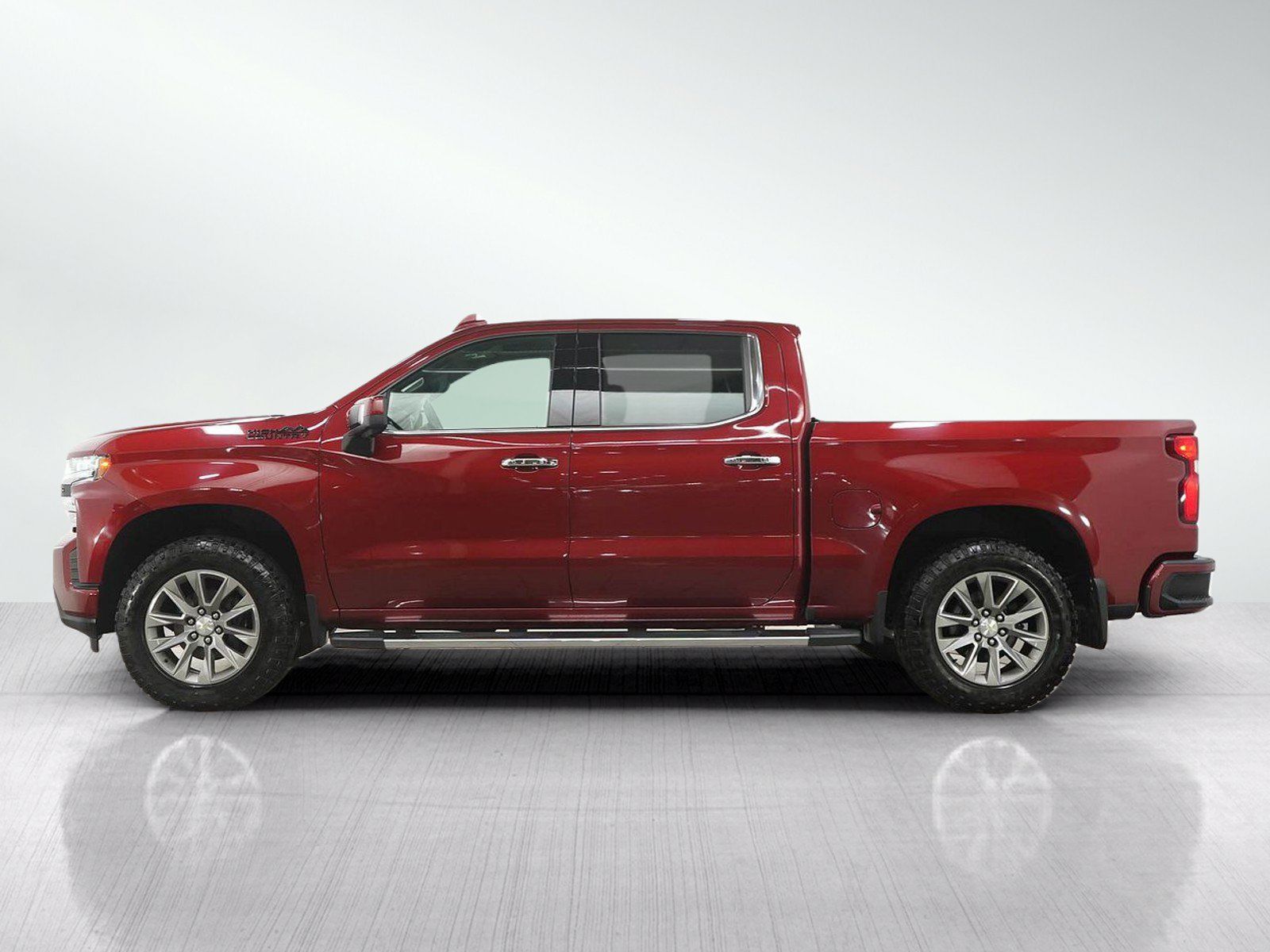 Used 2019 Chevrolet Silverado 1500 High Country w/ Z71 Off-Road Package AWD/4WD image 2