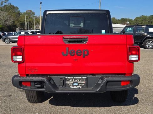 New 2025 Jeep Gladiator Sport image 7