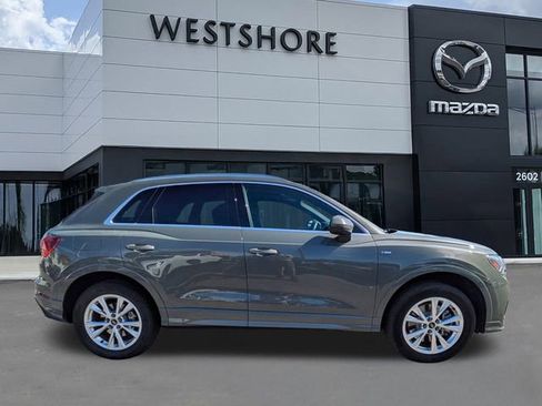 Used 2025 Audi Q3 2.0T Premium image 2