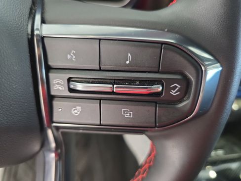 Used 2024 GMC Canyon AT4X image 18