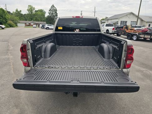 Used 2003 Chevrolet Silverado 1500 LS w/ Off-Road Package AWD/4WD image 8