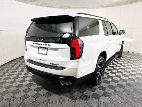 Used 2025 Chevrolet Suburban RST w/ Comfort Package RWD image 3