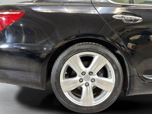 Used 2011 Lexus LS 460 w/ Comfort Pkg RWD image 35