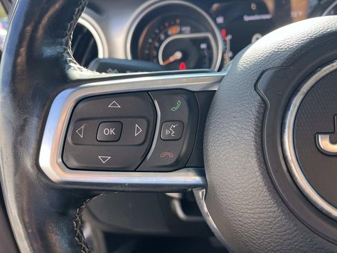 Used 2020 Jeep Wrangler Unlimited Sahara image 17