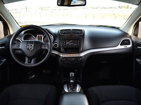 Used 2020 Dodge Journey SE w/ Blacktop Package image 7