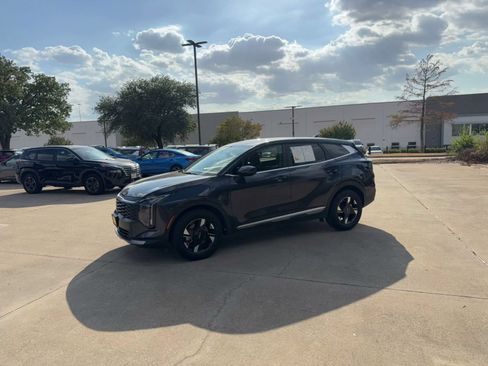 Used 2026 Kia Sportage LX FWD image 7