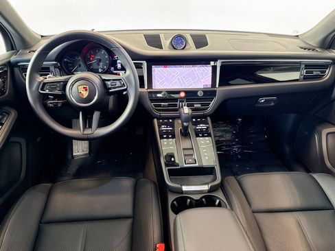 Certified 2025 Porsche Macan AWD/4WD image 21