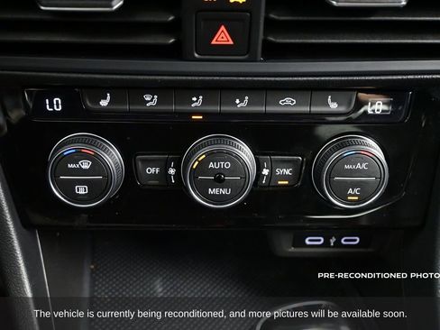 Used 2022 Volkswagen Jetta SE image 21