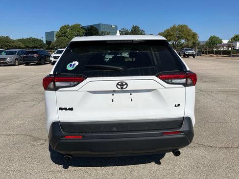 Used 2024 Toyota RAV4 LE FWD image 5