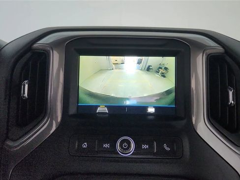 Used 2019 Chevrolet Silverado 1500 Custom w/ Custom Value Package AWD/4WD image 40