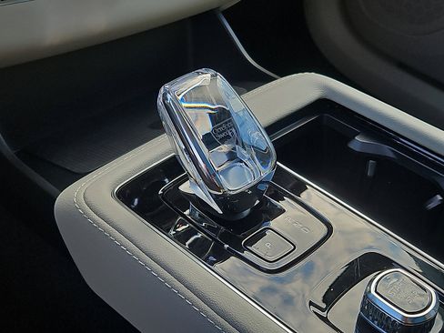 New 2026 Volvo XC90 B6 Ultra w/ Protection Package Premier AWD/4WD image 15