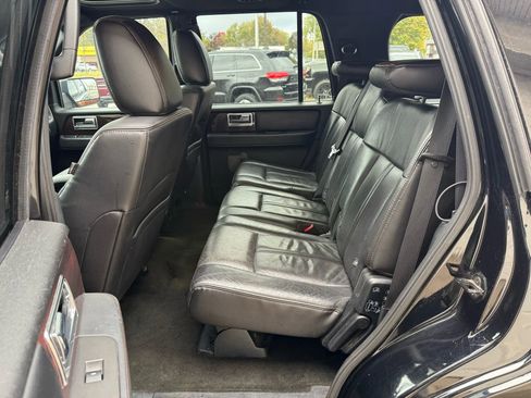 Used 2016 Lincoln Navigator Reserve image 37