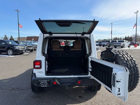 Used 2021 Jeep Wrangler Unlimited Sahara AWD/4WD image 25
