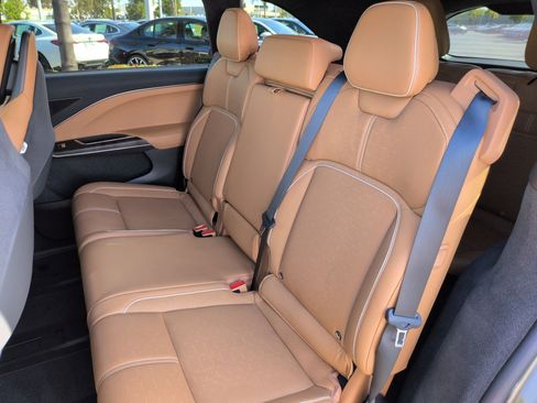 Used 2026 Lucid Gravity Grand Touring AWD/4WD image 31