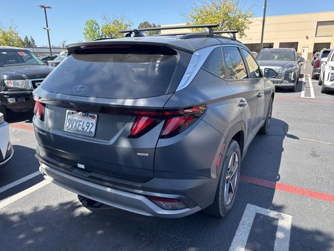 Certified 2025 Hyundai Tucson SEL AWD/4WD image 3