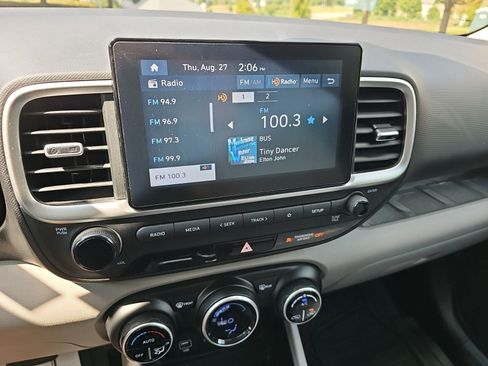 Used 2023 Hyundai Venue SEL FWD image 20