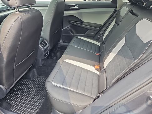 Certified 2024 Volkswagen Taos SEL AWD/4WD image 33