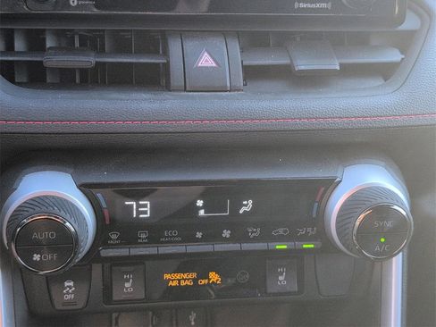 Used 2021 Toyota RAV4 SE image 16