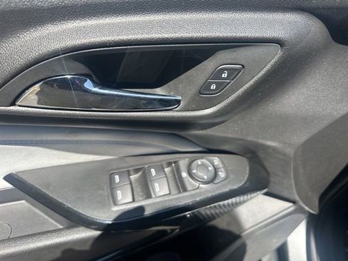 Used 2025 Chevrolet Trax LT FWD image 6