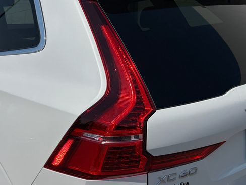 Used 2021 Volvo XC60 T5 Inscription w/ Advanced Package AWD/4WD image 26