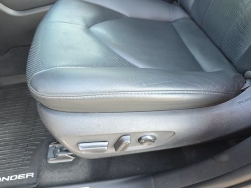 Used 2020 Toyota Highlander Limited FWD image 29