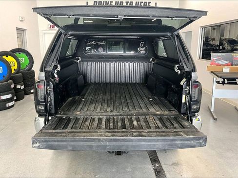 Used 2018 Toyota Tacoma SR5 image 29