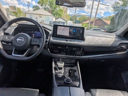 Certified 2024 Nissan Rogue SL w/ SL Premium Package AWD/4WD image 7