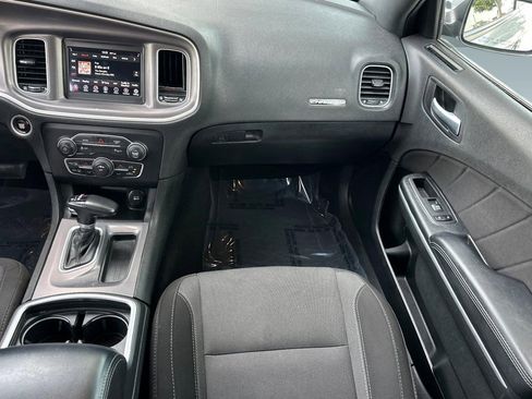 Used 2022 Dodge Charger SXT RWD image 27