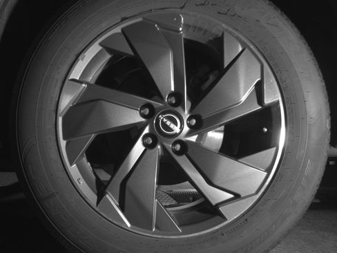 Used 2025 Nissan Rogue SV FWD image 14