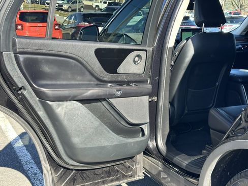 Used 2023 Lincoln Aviator Reserve image 20