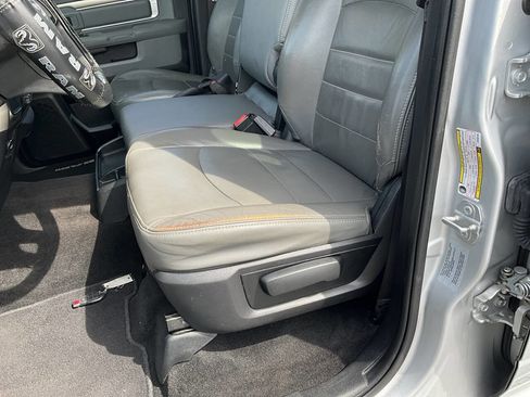 Used 2017 RAM 2500 SLT image 9