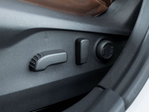 Used 2020 Subaru Outback Touring image 17