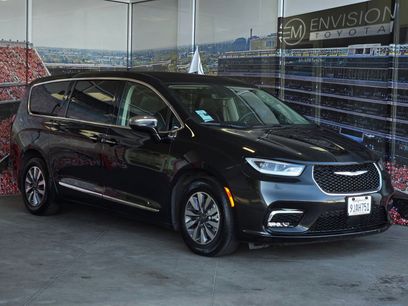 Used 2023 Chrysler Pacifica Limited