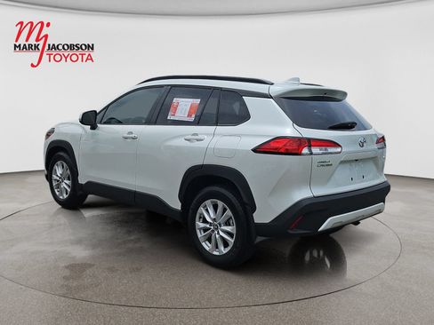 Used 2024 Toyota Corolla Cross LE w/ Moonroof Package FWD image 14