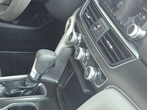 Used 2018 Honda Accord LX image 7