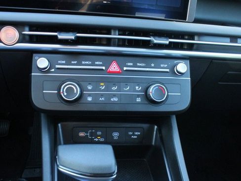 Used 2025 Hyundai Tucson SE image 22