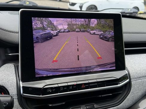 Used 2023 Jeep Compass Latitude image 26