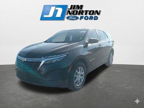 Used 2023 Chevrolet Equinox LS AWD/4WD image 4