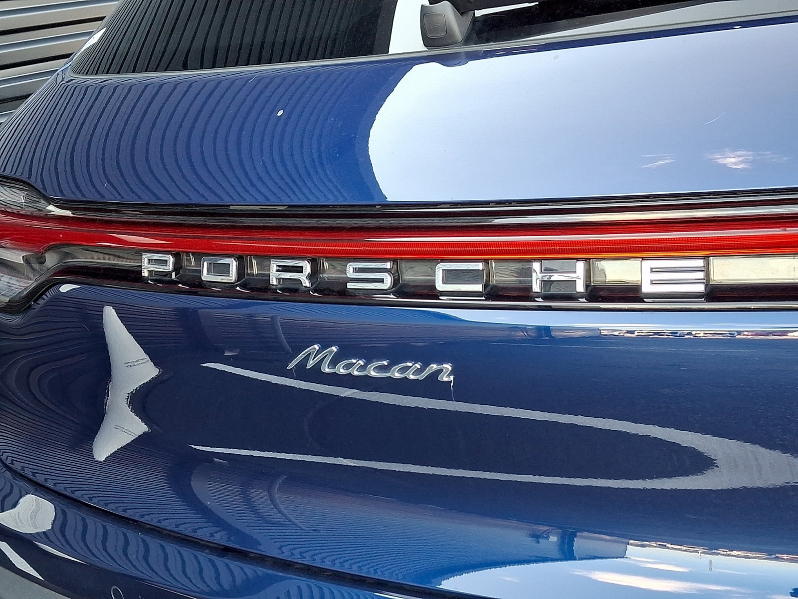Used 2026 Porsche Macan AWD/4WD image 32