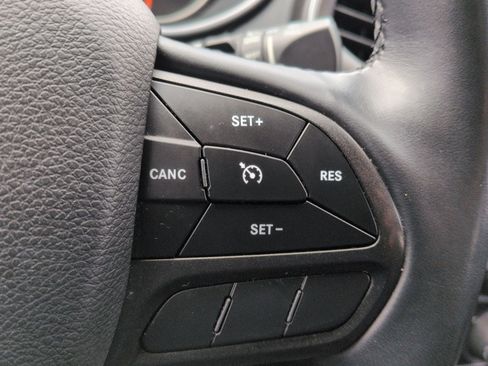 Used 2019 Jeep Cherokee Trailhawk w/ Comfort/Convenience Group image 15