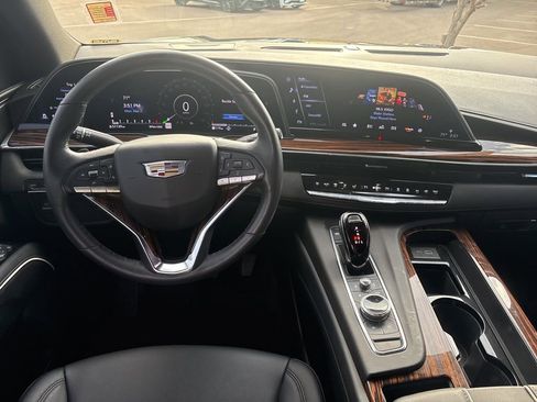 Certified 2022 Cadillac Escalade Luxury image 11