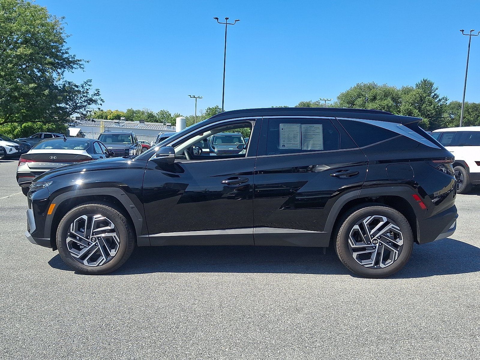 Certified 2025 Hyundai Tucson Limited AWD/4WD image 8