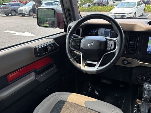 Used 2022 Ford Bronco Wildtrak image 22