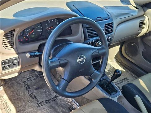Used 2004 Nissan Sentra S FWD image 10