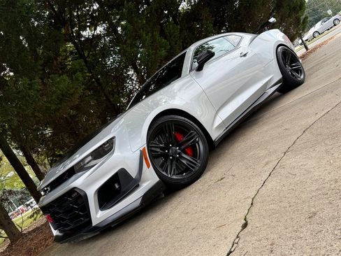 Used 2018 Chevrolet Camaro ZL1 image 3