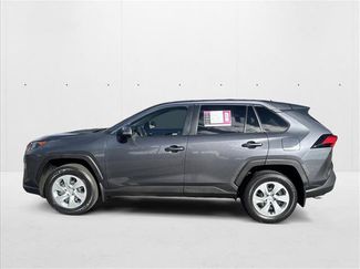 Used 2022 Toyota RAV4 LE video 2