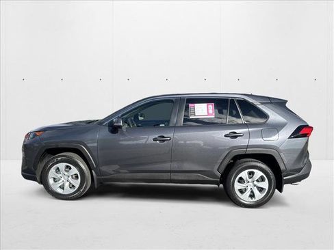Used 2022 Toyota RAV4 LE image 2