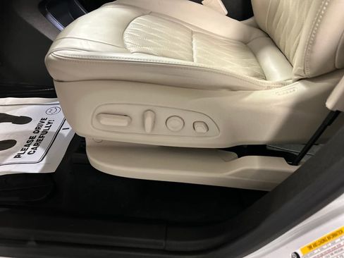 Used 2023 Buick Enclave Avenir w/ Avenir Technology Package AWD/4WD image 13