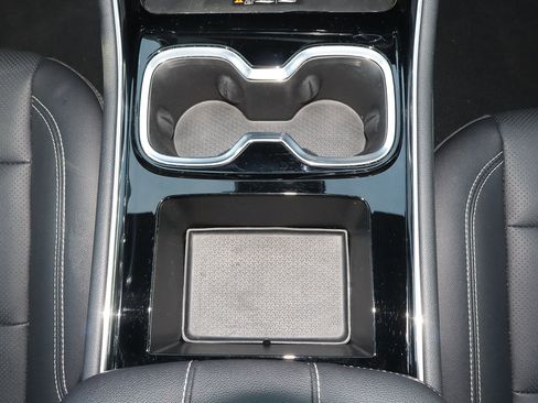 Used 2025 Chevrolet Traverse LT image 22